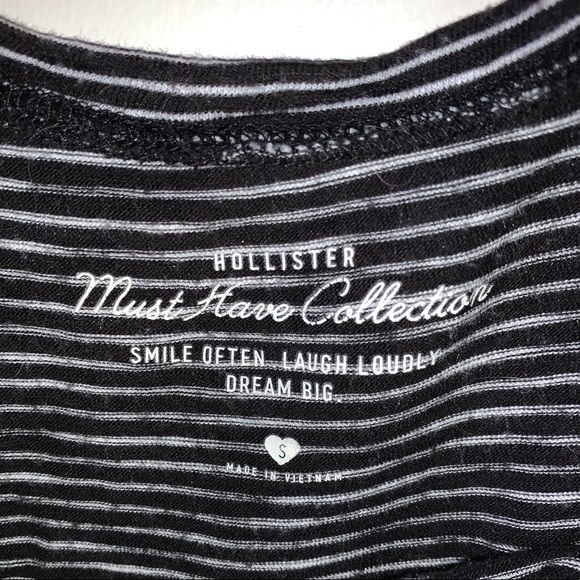 Hollister Long Sleeve Tee - Picture 3 of 3